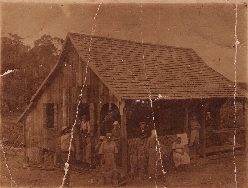 CASA EM SANTA CATARINA , ENTRE 1923 - 1928